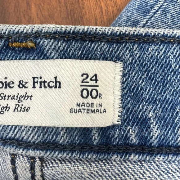 Abercrombie & Fitch Ultra High Rise 90s Straight Cross Over Waistband Jeans 24 - Picture 6 of 7
